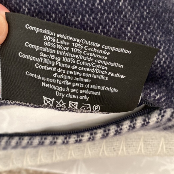 Chanel cashmere/ wool CC DOUBLE FACE INTERIOR PILLOW - Picture 6 of 9